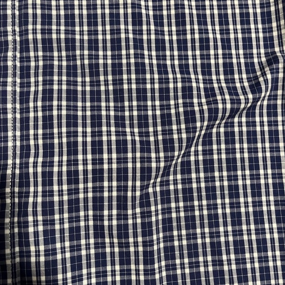GAP non-iron blue and white checked button down - Picture 5 of 6